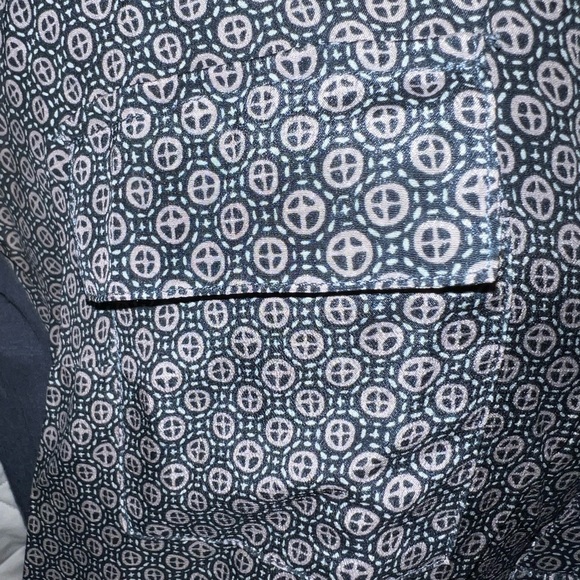 Babaton With Silk V-Neck - Picture 2 of 11